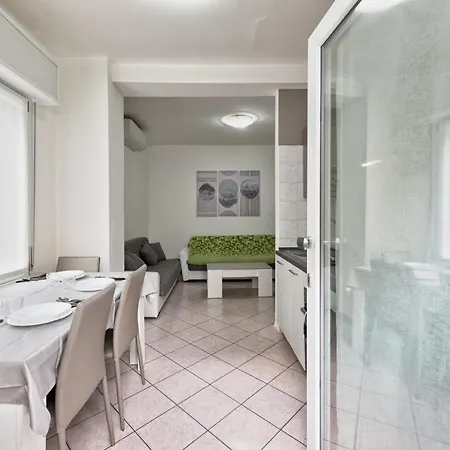 Marila Deluxe, Patio Con Idromassaggio *