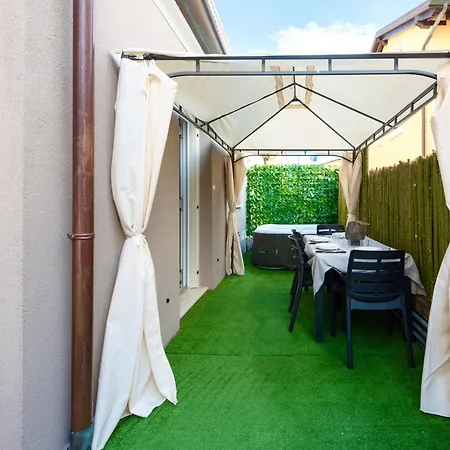 Apartment Marila Deluxe, Patio Con Idromassaggio Lido di Jesolo